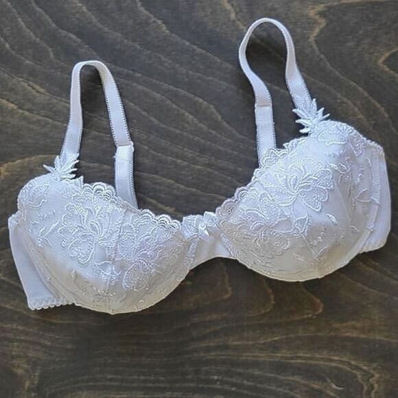 Triumph white floral lace underwire lined unpadded bra 38C - Picture 7 of 16